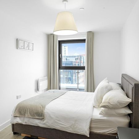 High Rise 2 Bedroom & 2 Bath Apartment With Parking, Balcony & Amazing View Manchester Eksteriør bilde